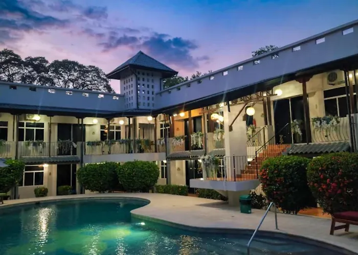 Parti Gras Hotel & Villas En Playa Potrero